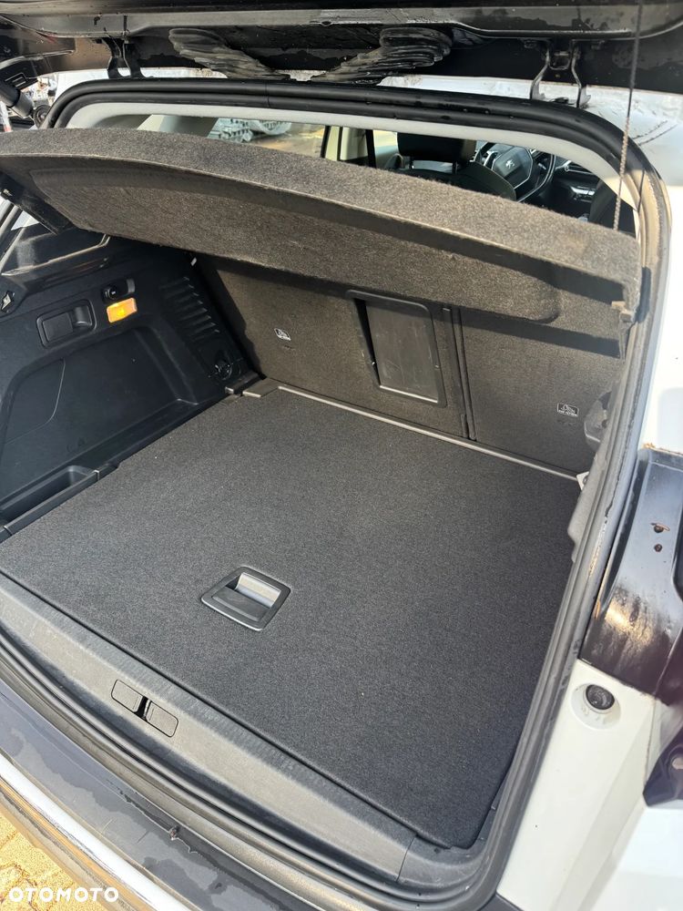 Peugeot 3008 1.6 PureTech GPF Allure S&S EAT8 - 5