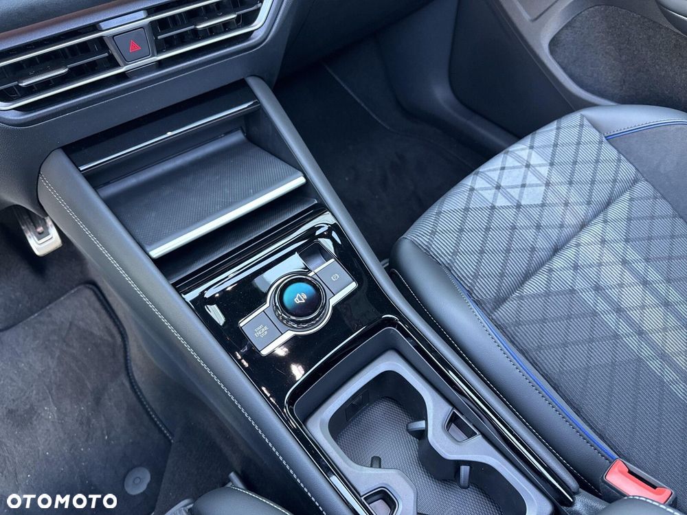Volkswagen Tiguan - 16