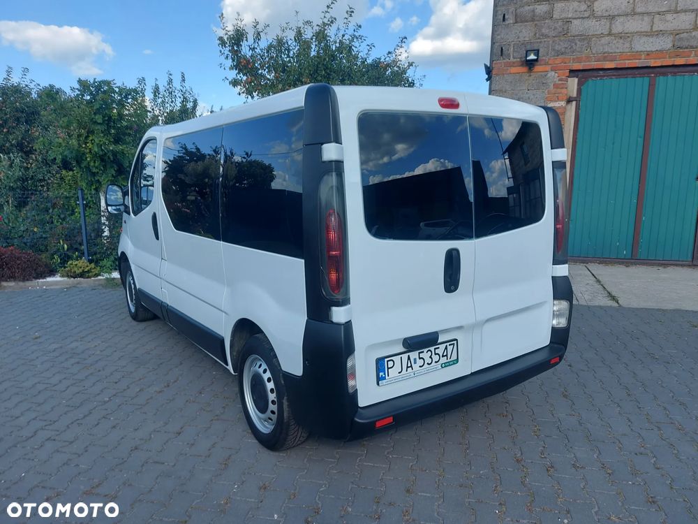 Opel Vivaro - 8