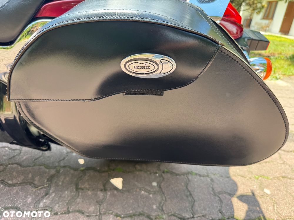 Suzuki Intruder - 16