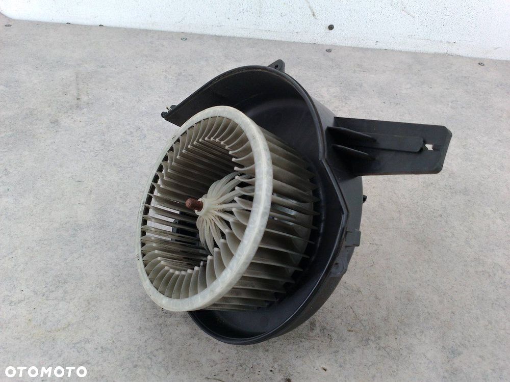 WENTYLATOR NAWIEWU, DMUCHAWA VW FOX 6Q1819015G 1.2 6V - 5