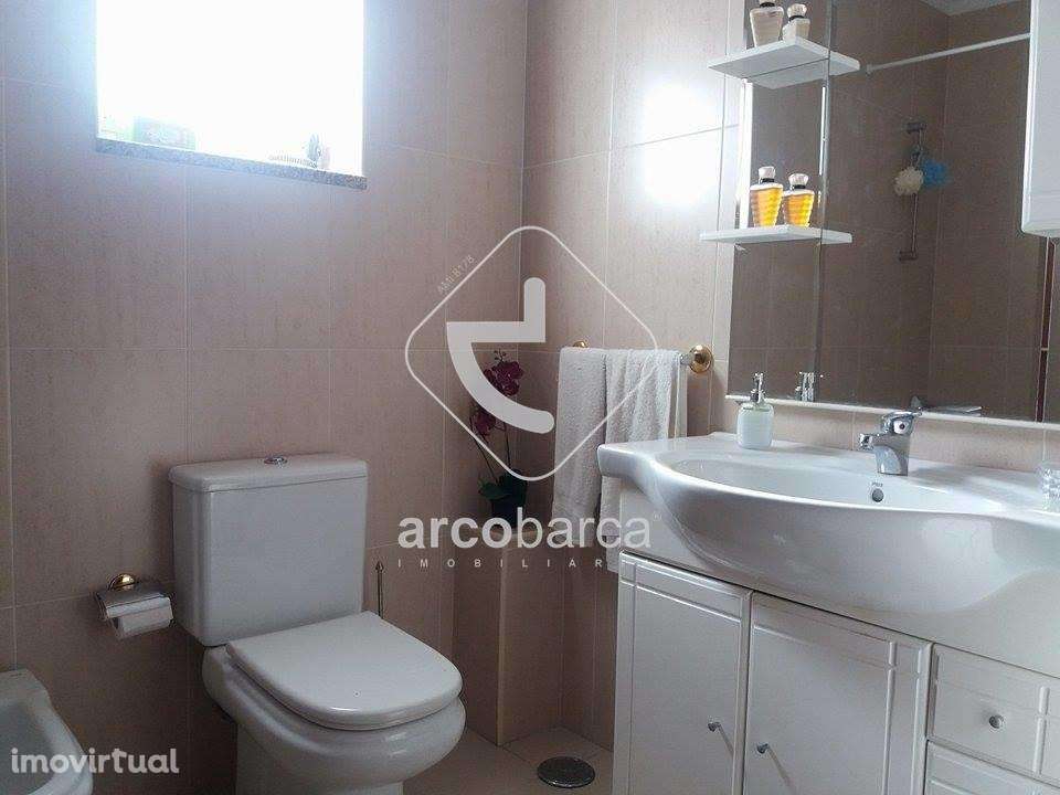 Apartamento T2 , com garagem e aquecimento central 175.000€- Paçô -Arc - Grande imagem: 5/47