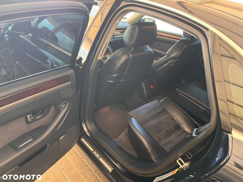 Audi A8 4.2 Quattro - 9