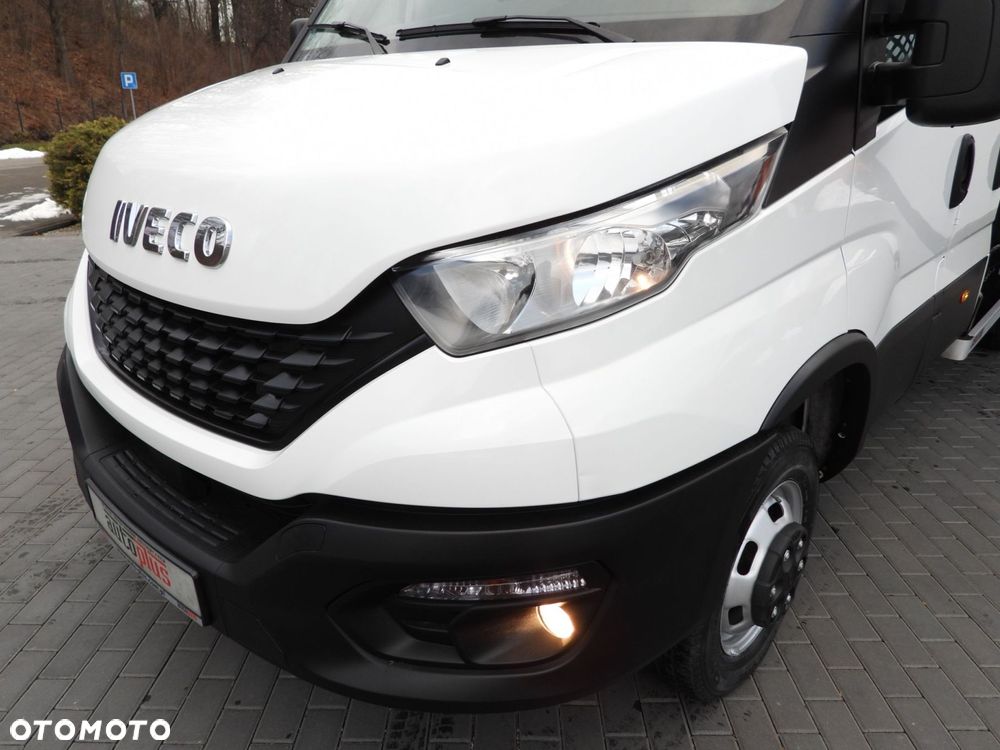 Iveco DAILY 50C16 WYWROTKA TROJSTRONNA PODWÓJNA KABINA DOKA 6 MIEJSC TEMPOMAT PNEUMATYKA BLIŹNIACZE KOŁA KLIMATYZACJA  160KM - 21