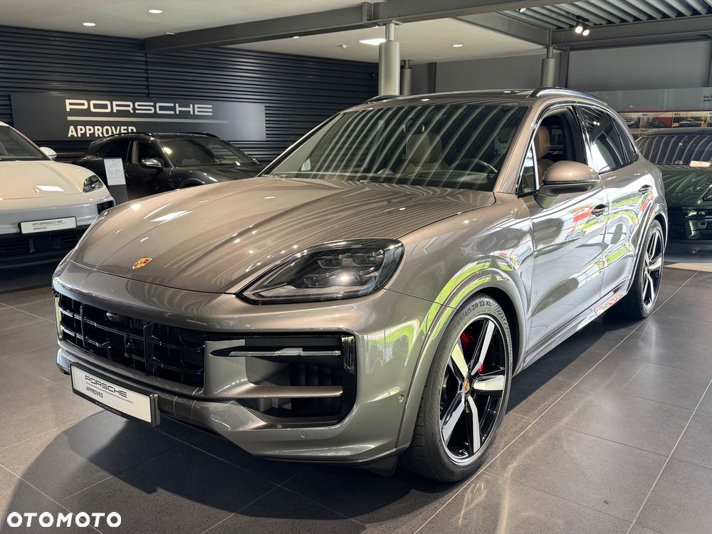 Porsche Cayenne S - 1