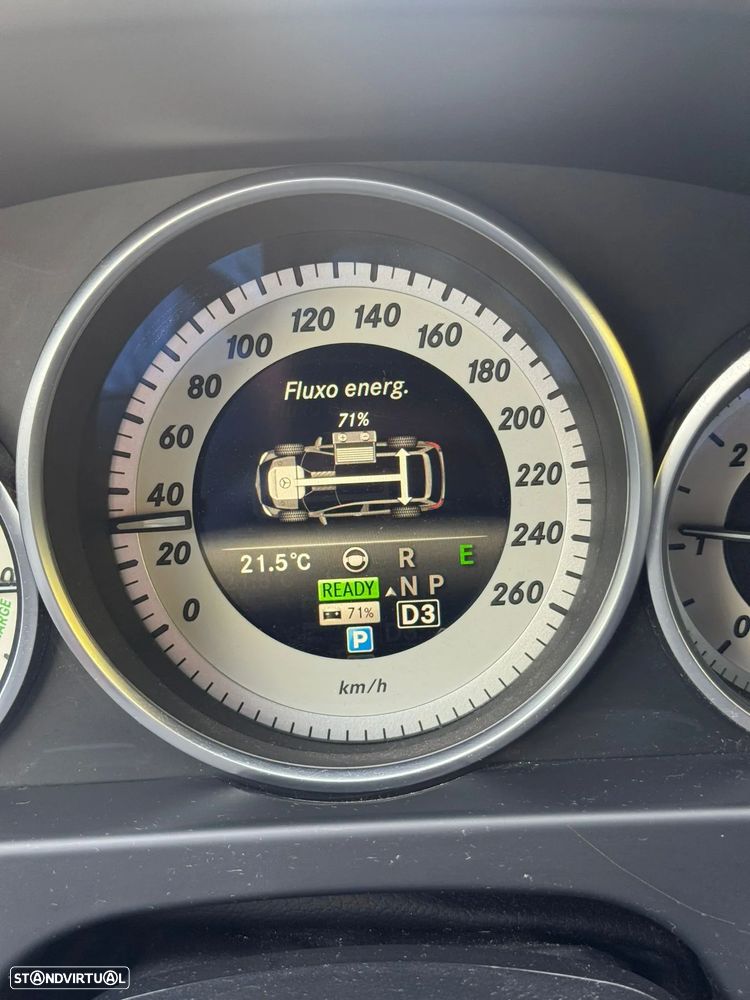 Mercedes-Benz E 300 Bluetec Hybrid Avantgarde - 26