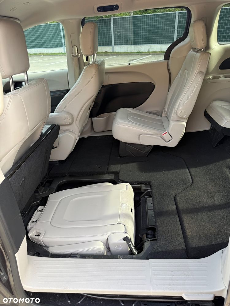 Chrysler Voyager - 16
