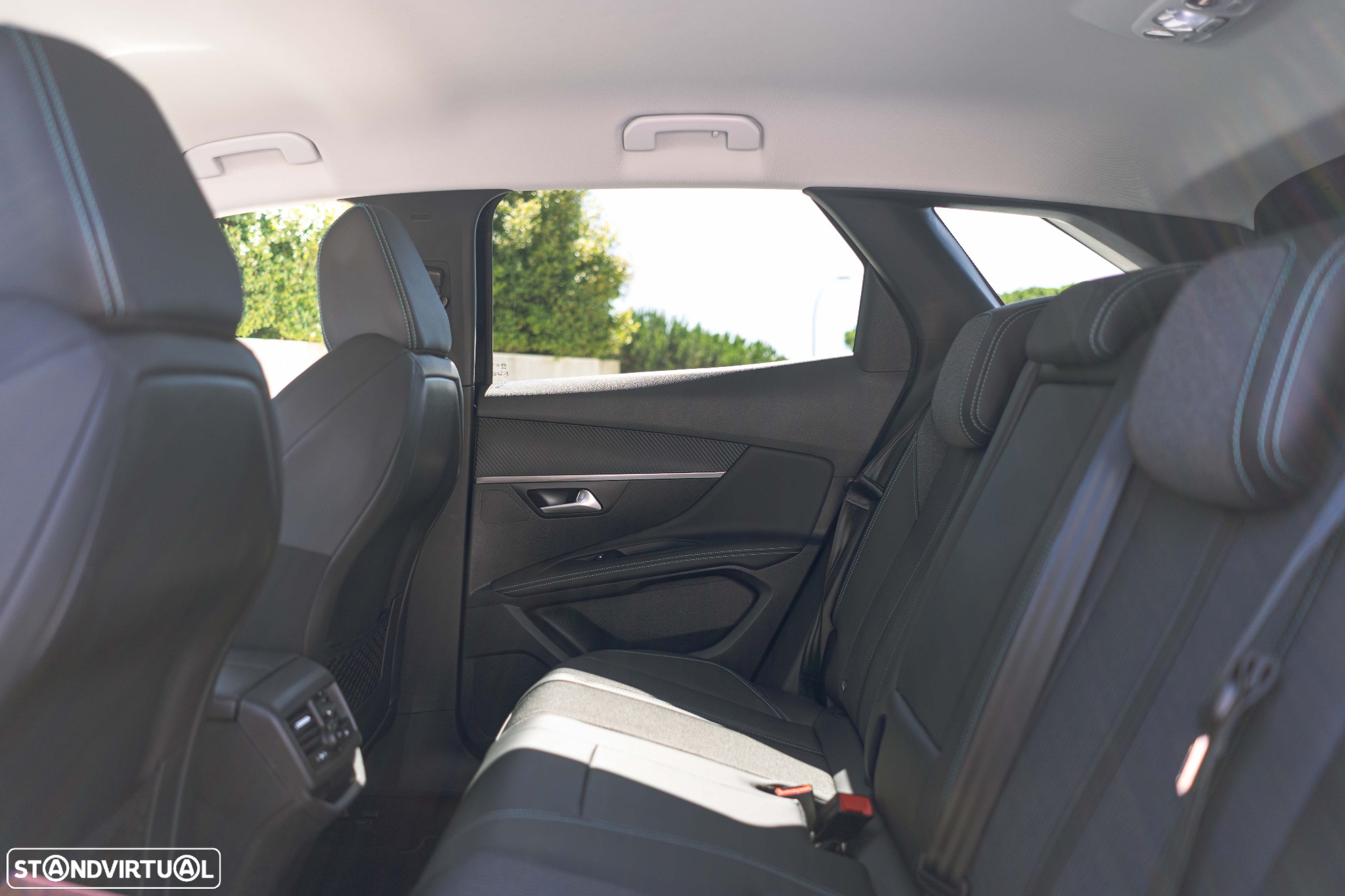 Peugeot 3008 1.6 Hybrid Allure Pack e-EAT8 - 11