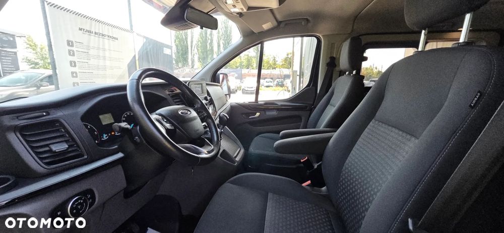 Ford Tourneo Custom 2.0 EcoBlue L1 Titanium - 31