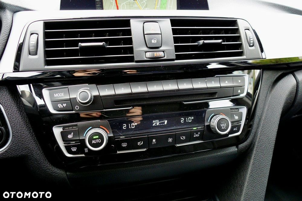 BMW Seria 3 318i Sport Line - 22