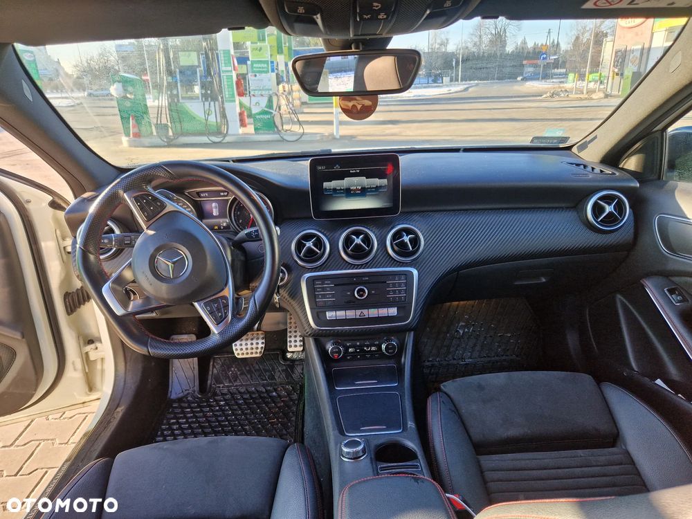 Mercedes-Benz Klasa A 220 4-Matic AMG Line - 10