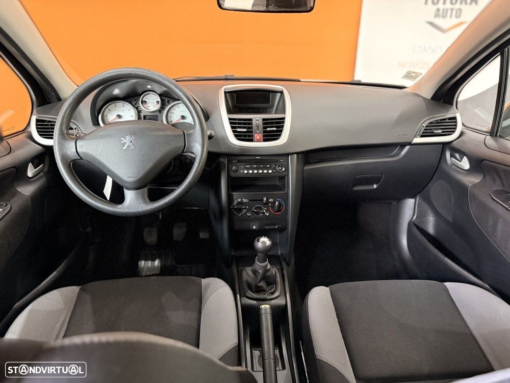Peugeot 207 1.4 16V Active - 9