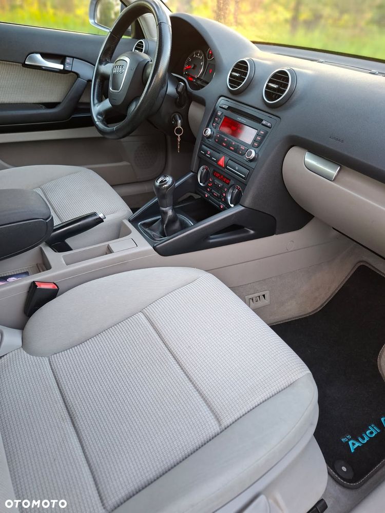 Audi A3 3-drzwiowe 1.6 Ambition - 12