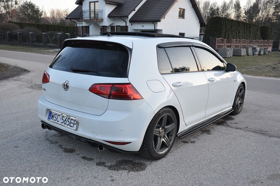 Volkswagen Golf - 6
