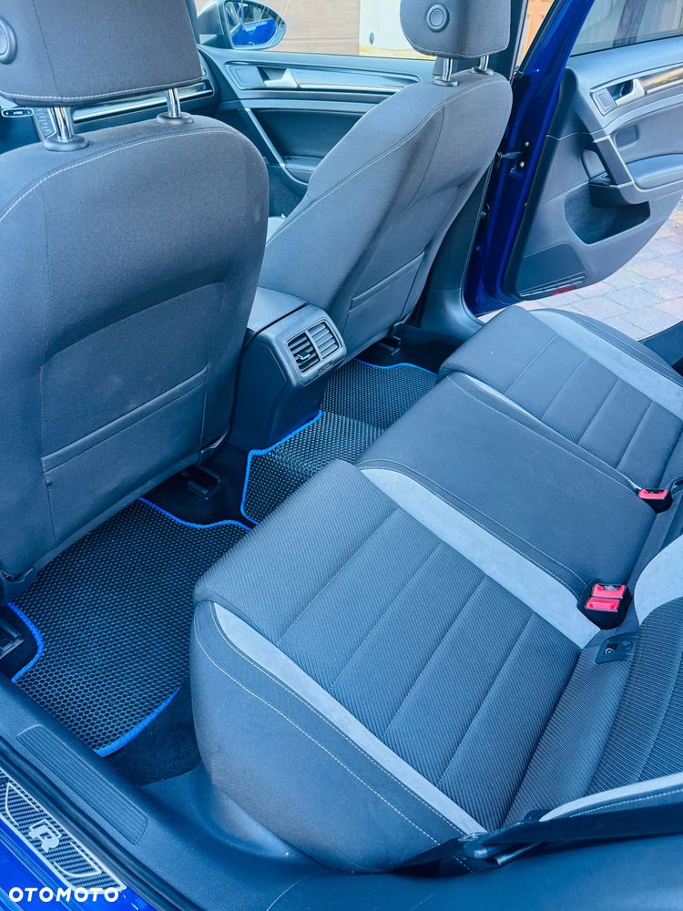 Volkswagen Golf - 10