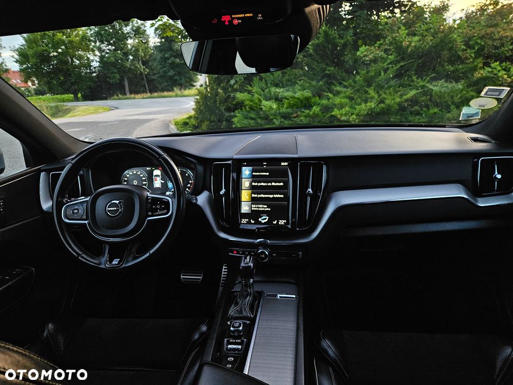 Volvo XC 60 D4 AWD Geartronic RDesign - 32