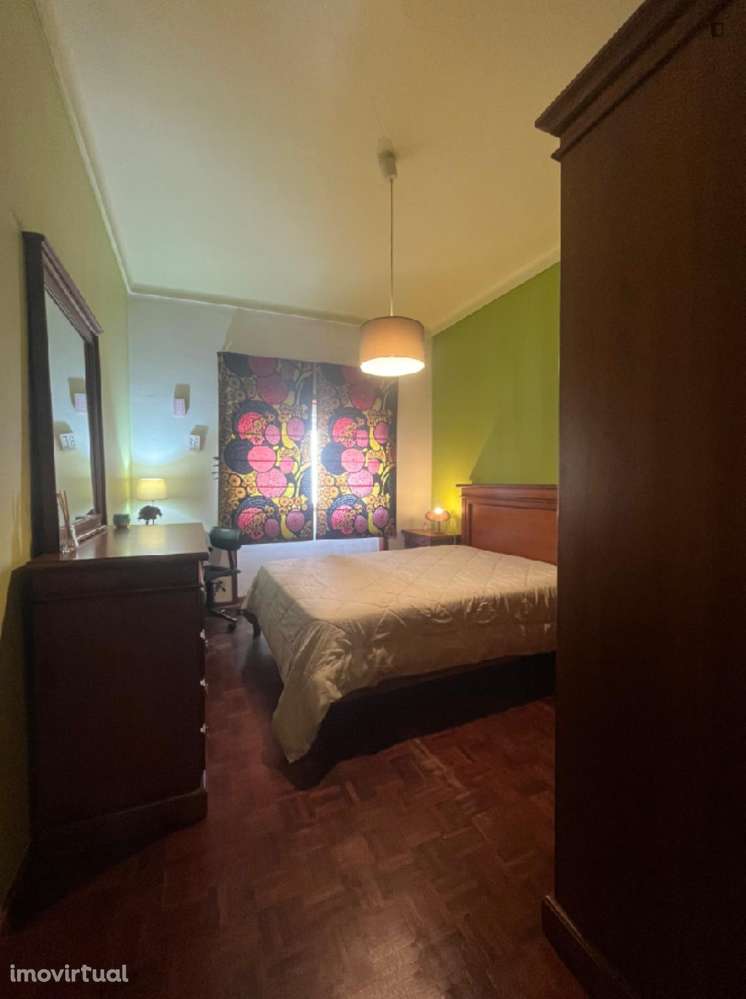 Quarto - localizado em Paranhos Porto - Grande imagem: 3/16