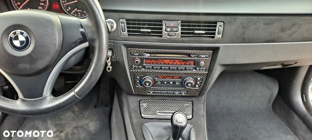 BMW Seria 3 320i - 10