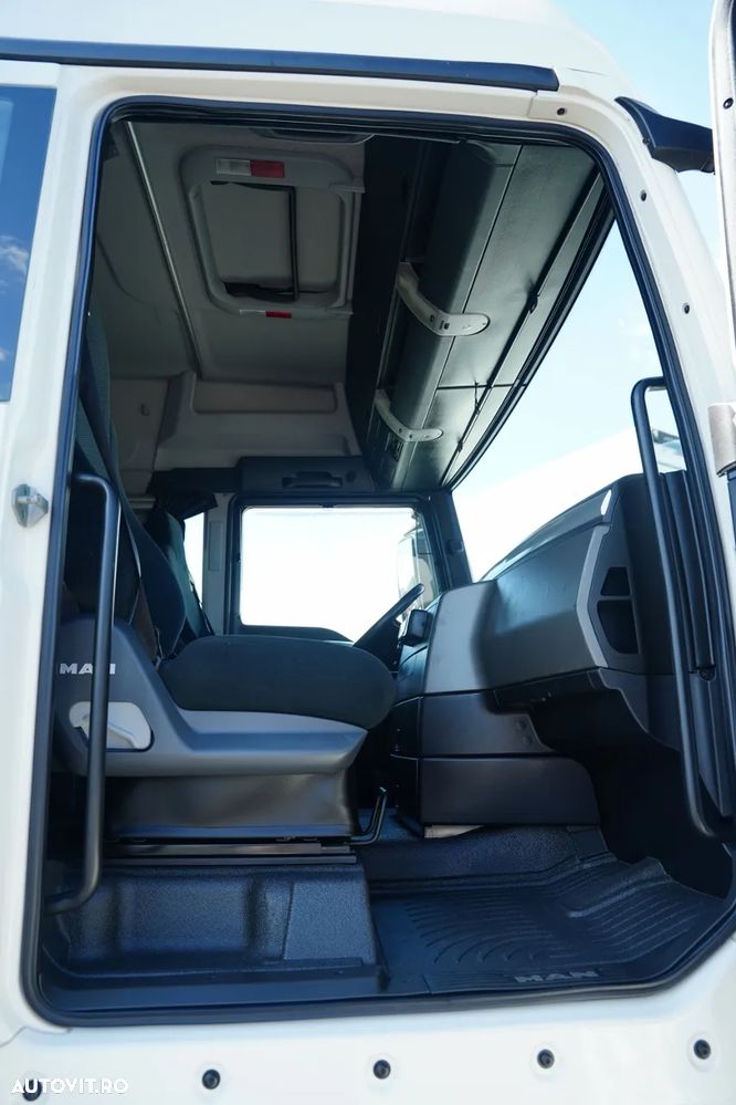 MAN TGX 18.440 / 6x2 / PLATFORMĂ - 6,3 M / HDS HIAB 422 E-6 HIDUO / CAPACITATE MAXIMĂ DE RIDICARE: 12.000 KG / EXTENSIE MAXIMĂ: 16,5 M / TELECOMANDĂ / - 36