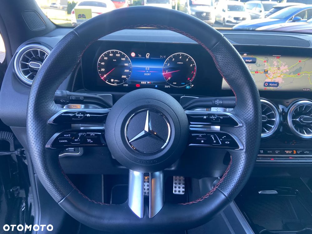 Mercedes-Benz GLB 200 AMG Line 7G-DCT - 12