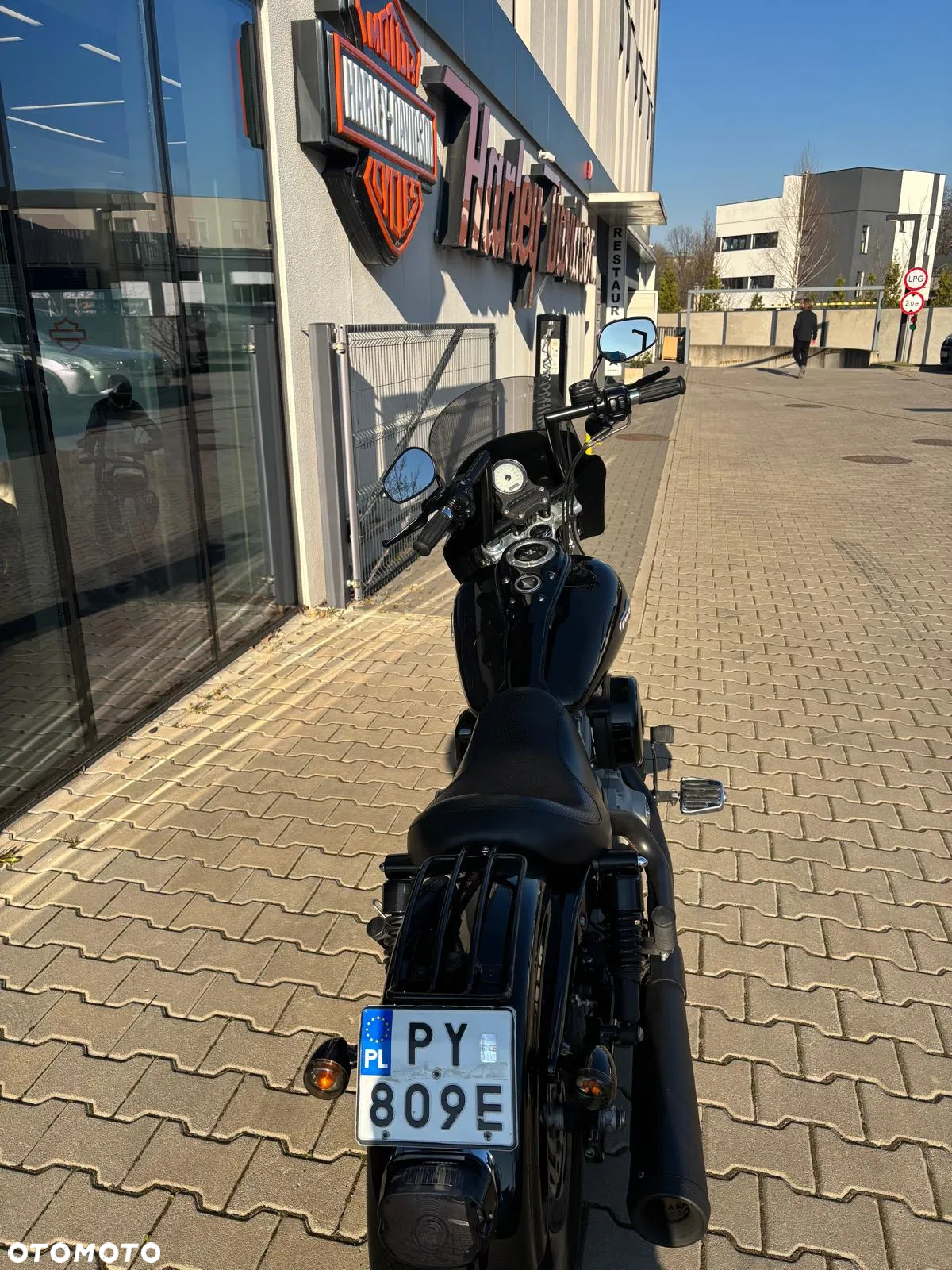 Harley-Davidson Dyna Super Glide - 8