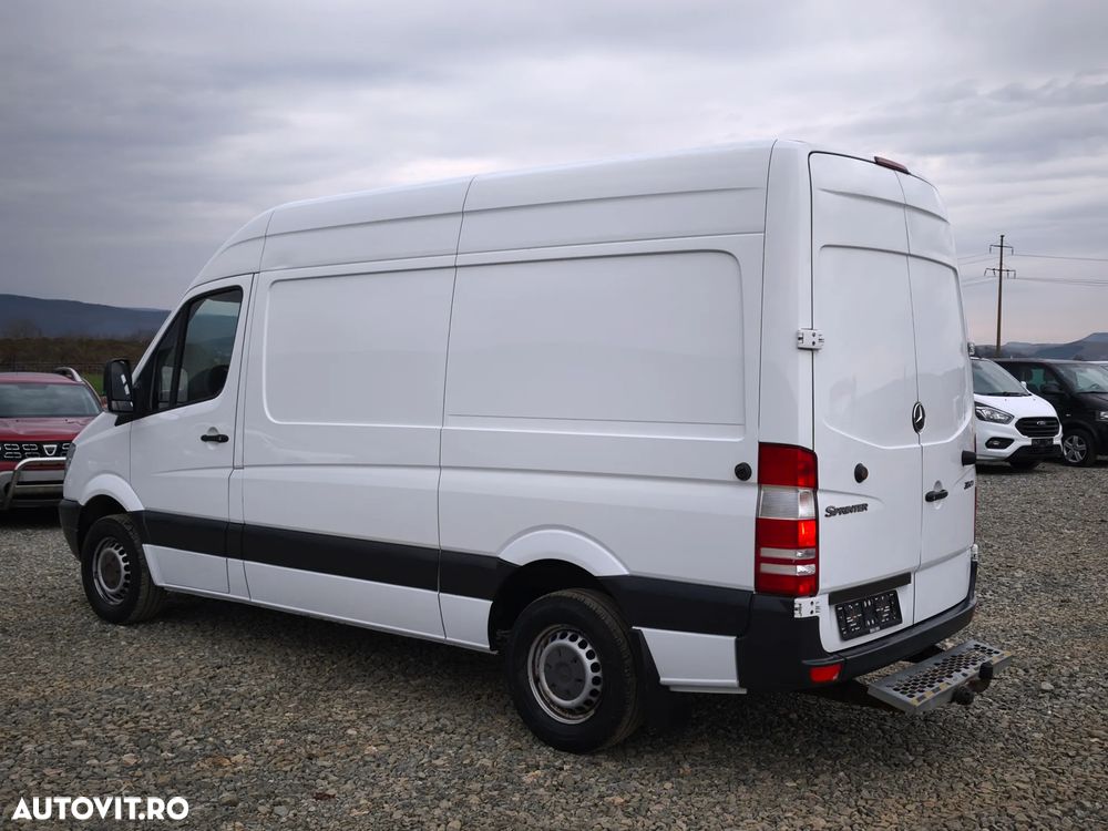 Mercedes-Benz Sprinter - 10