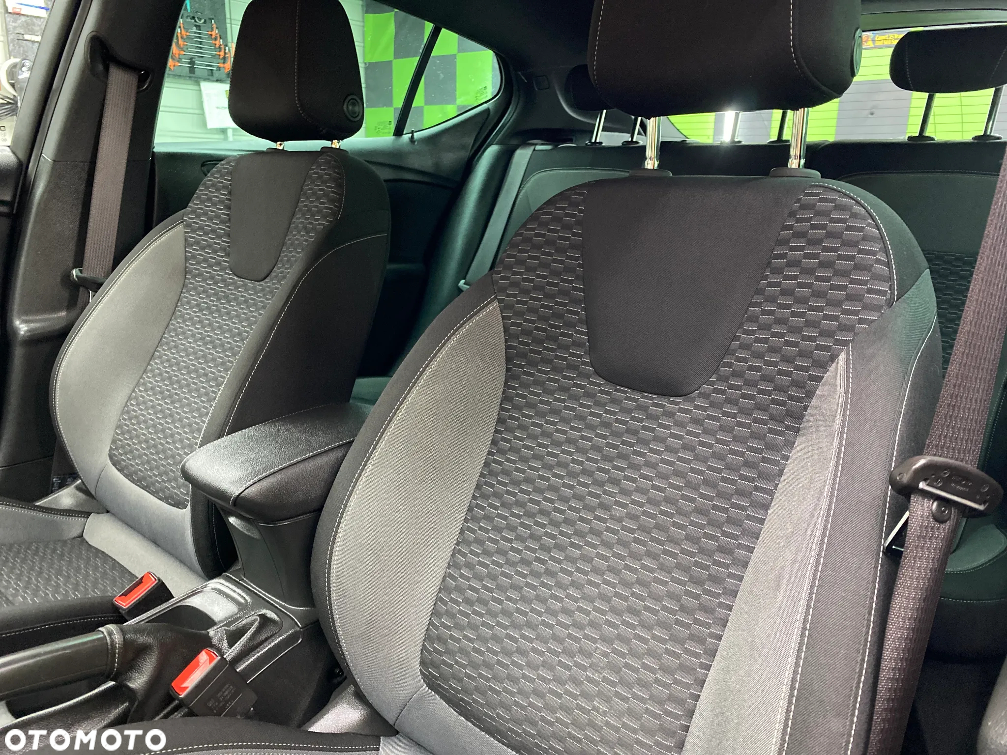 Opel Astra 1.2 Turbo Edition - 13