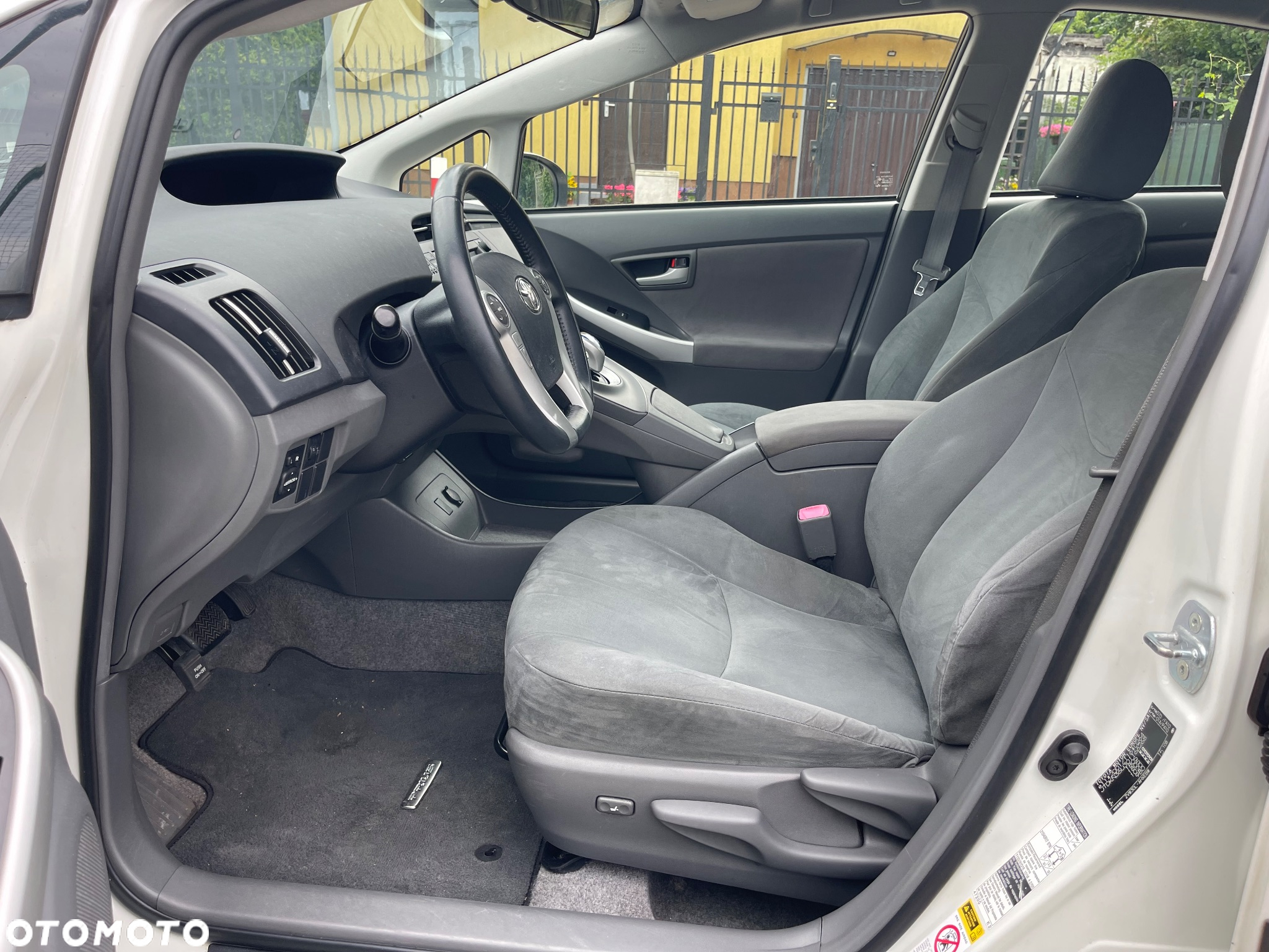 Toyota Prius 1.8 HSD Prestige - 7