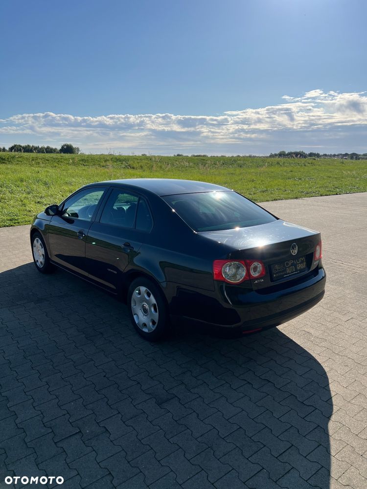 Volkswagen Jetta Diesel Comfortline - 4