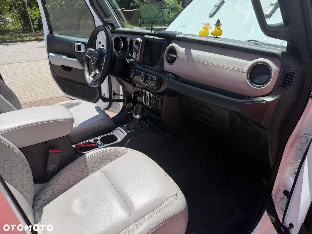 Jeep Wrangler - 8