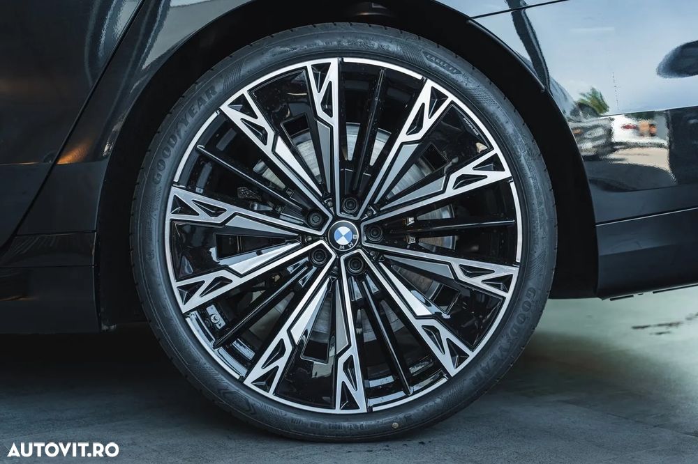 BMW Seria 7 - 25