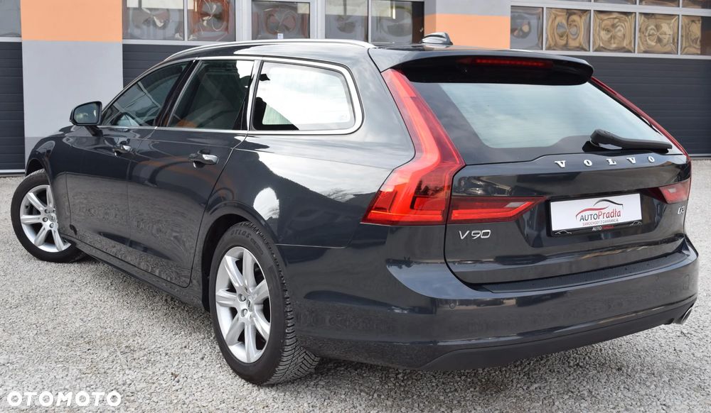Volvo V90 D3 Momentum Pro - 9