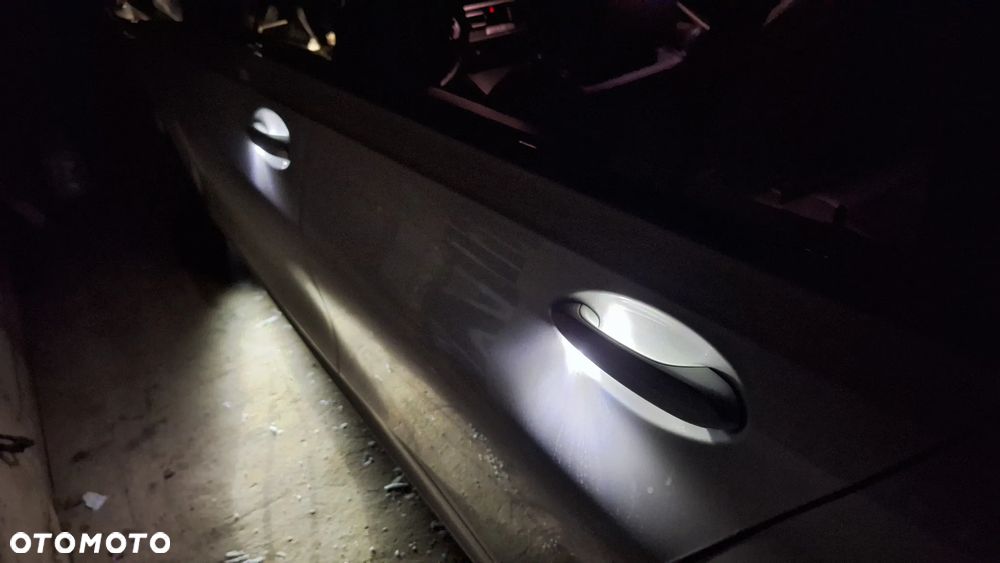 BMW Seria 3 320d xDrive Edition M Sport Shadow - 7