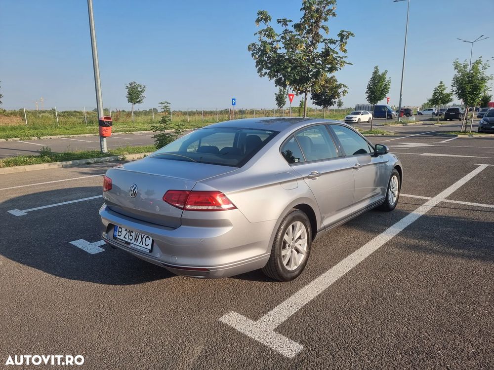 Volkswagen Passat 2.0 TDI Trendline - 23