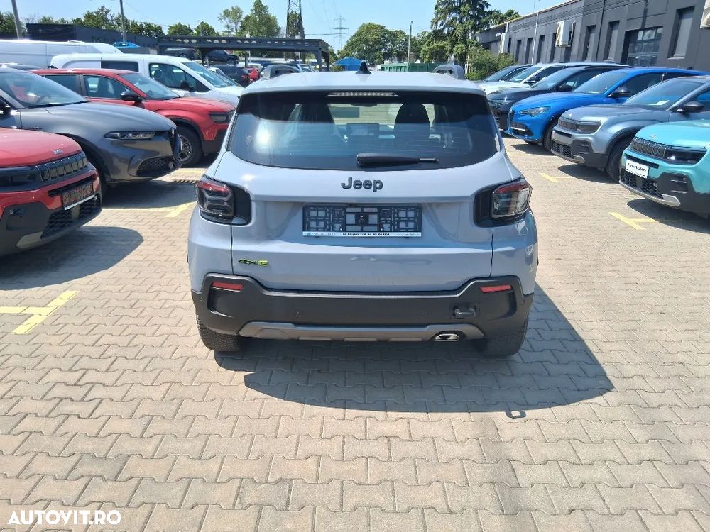 Jeep Avenger 1.2 AT6 4xe MHEV Upland - 6