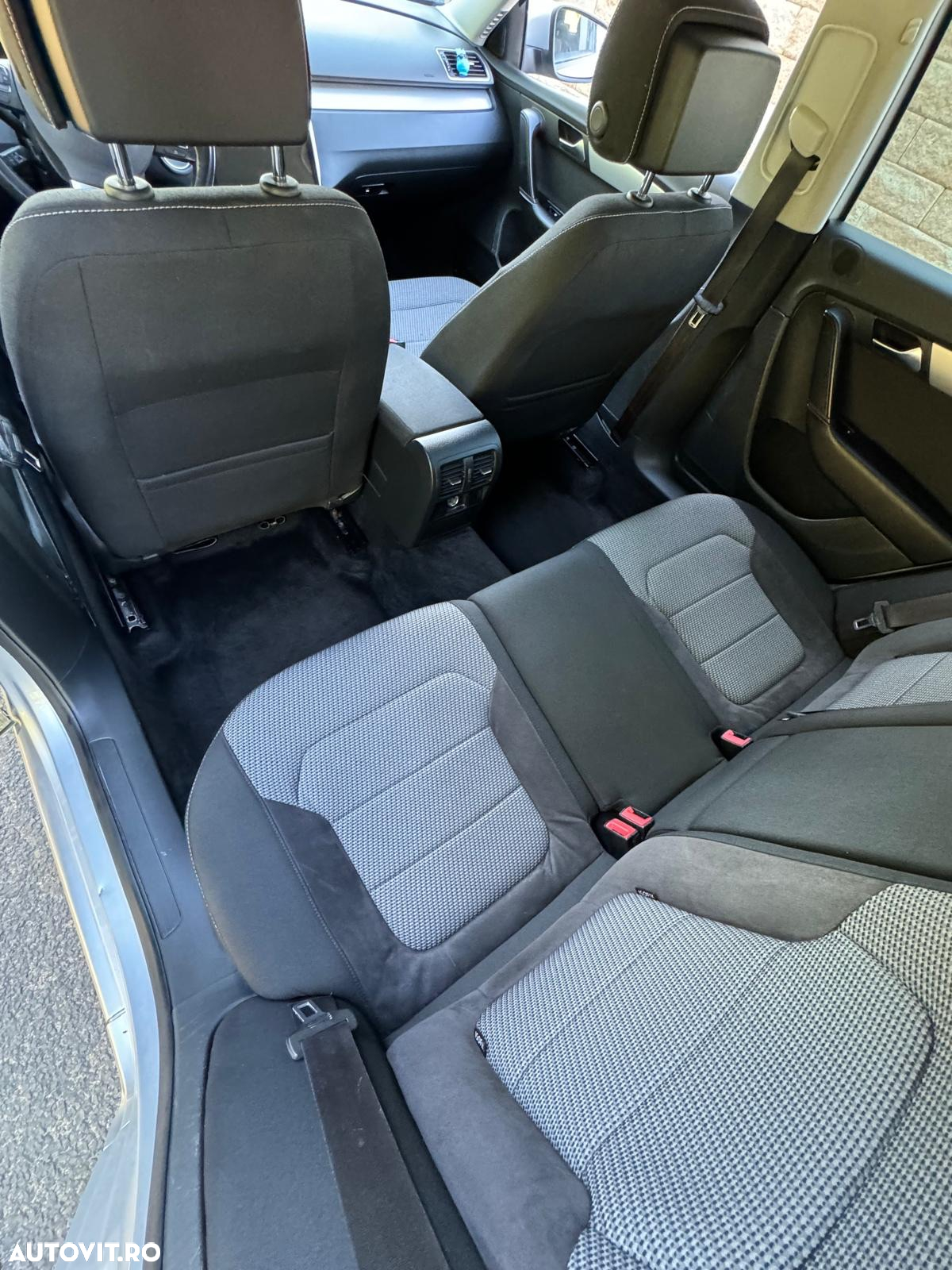 Volkswagen Passat Variant 2.0 TDI 4Motion BlueMotion Technology Comfortline DSG - 4