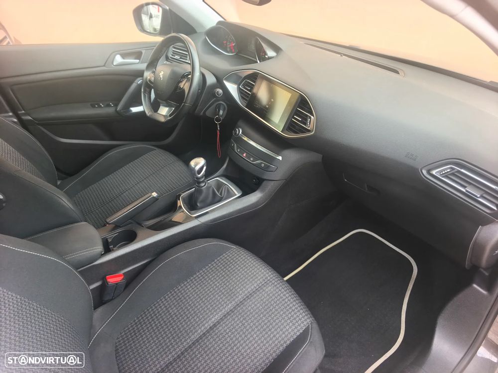 Peugeot 308 SW BlueHDi 130 Stop & Start Active - 25