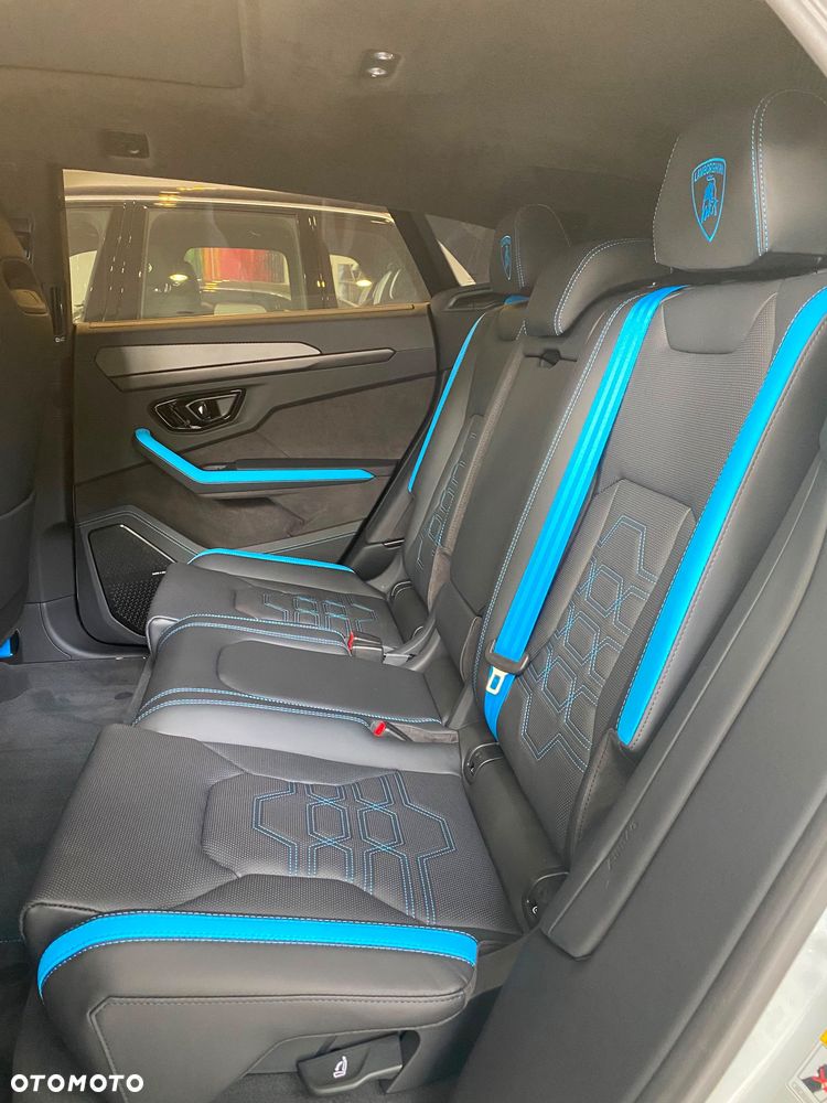 Lamborghini Urus - 10