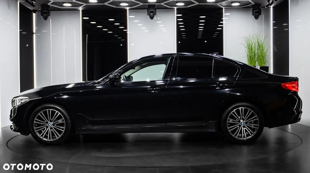 BMW Seria 5 518d Sport Line sport - 4