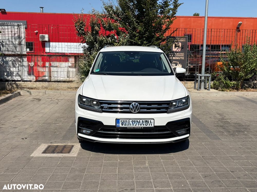 Volkswagen Tiguan - 1