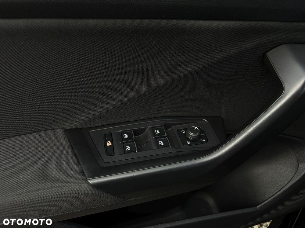 Volkswagen T-Roc - 31