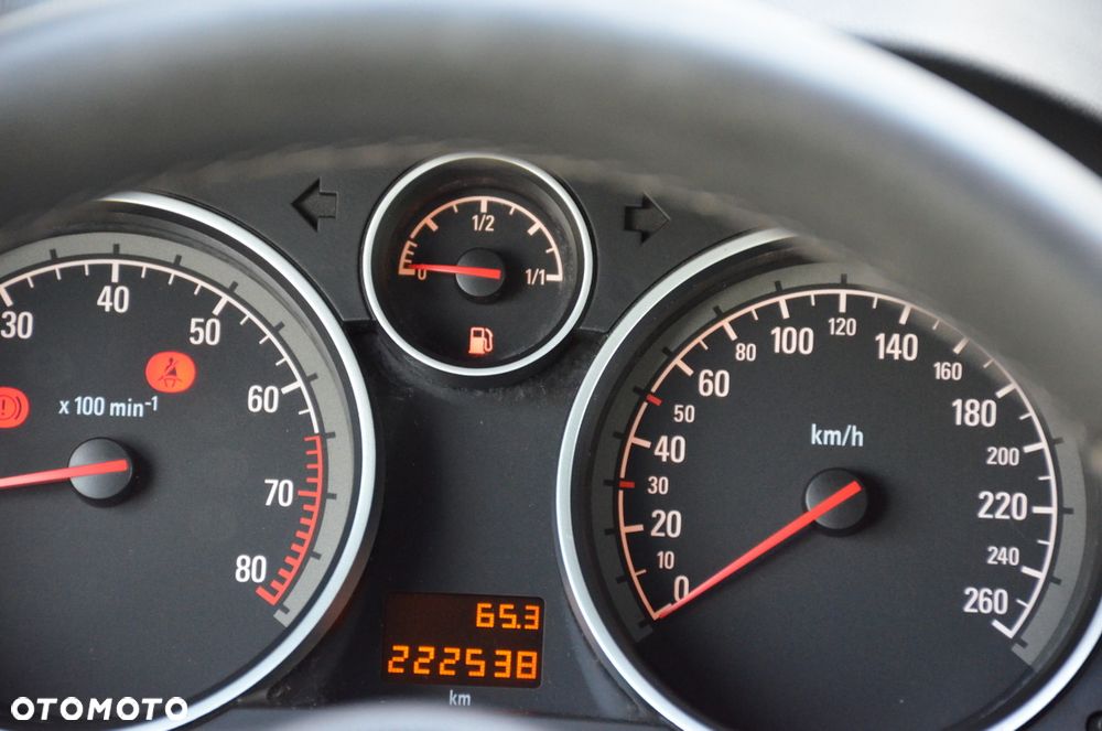 Opel Zafira 1.8 Cosmo - 33