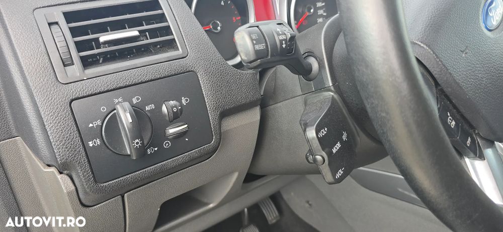 Ford Kuga 2.0 TDCi 4x4 Titanium - 15