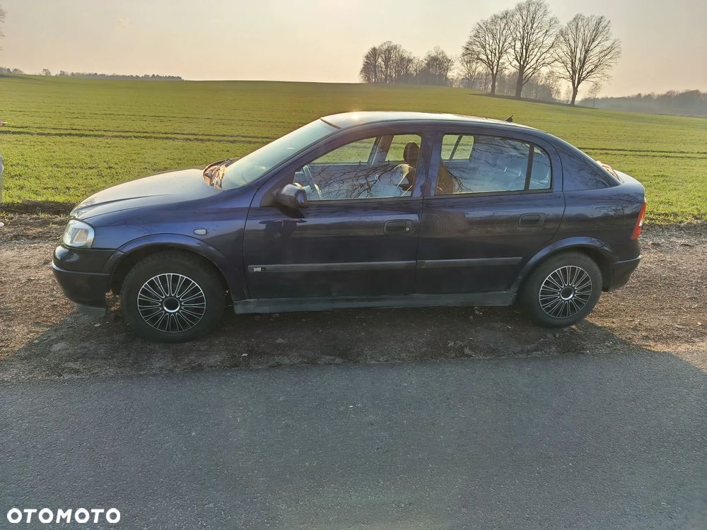 Opel Astra 1.6 - 4