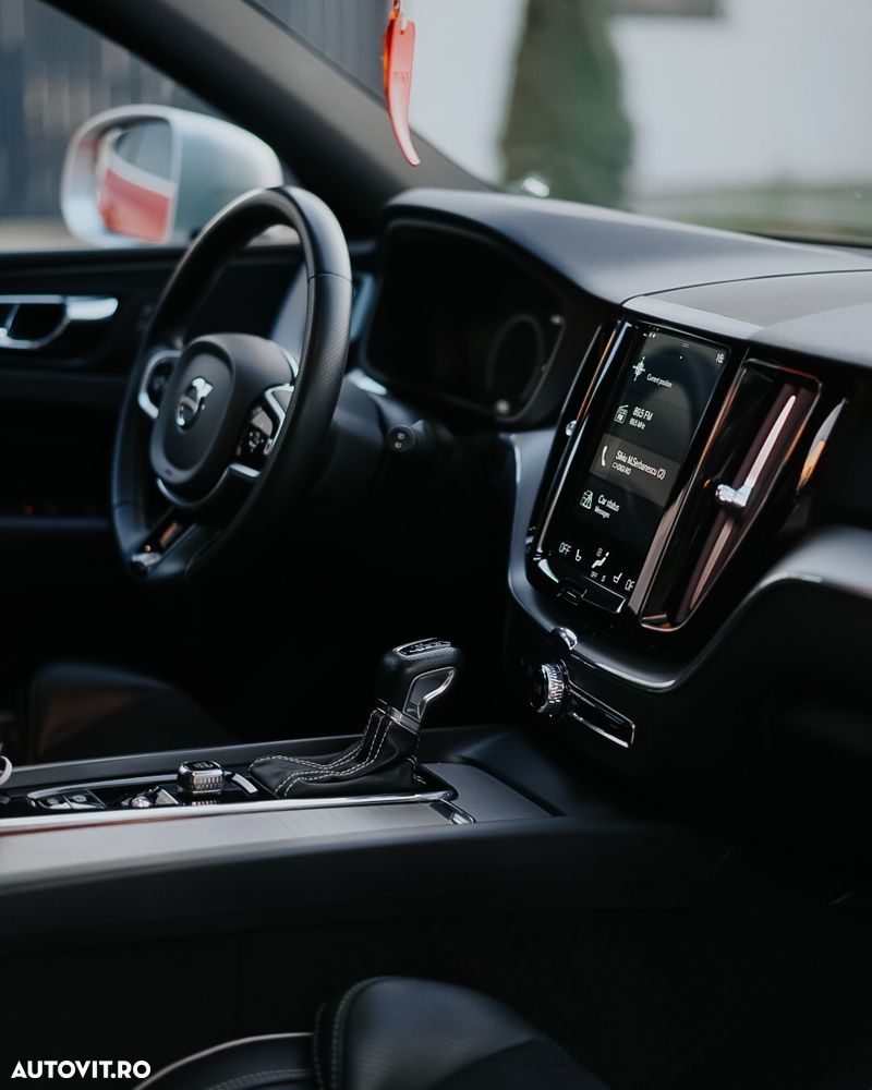 Volvo XC 60 D4 AWD Geartronic RDesign - 19