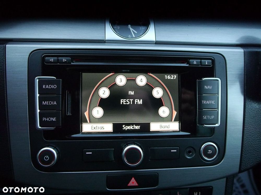 Volkswagen Passat - 23