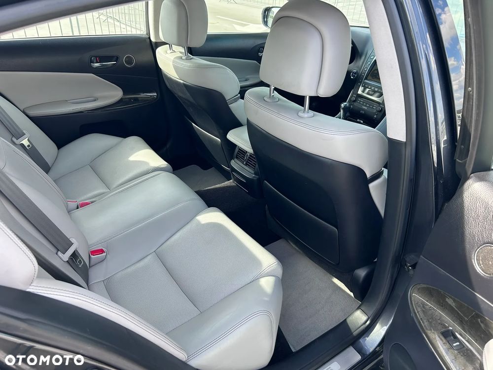Lexus GS 450h - 11