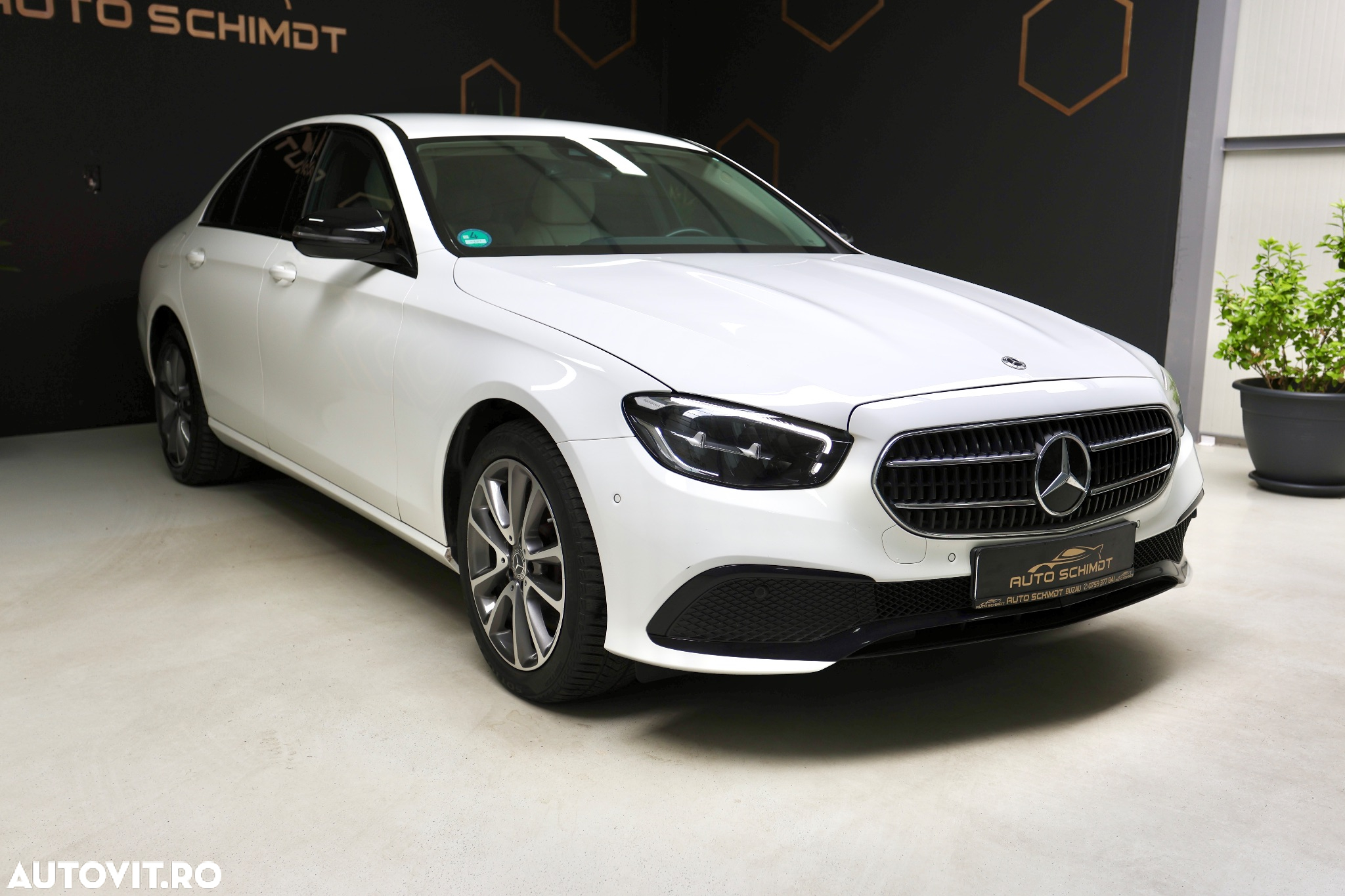 Mercedes-Benz E 300 9G-TRONIC Avantgarde - 3