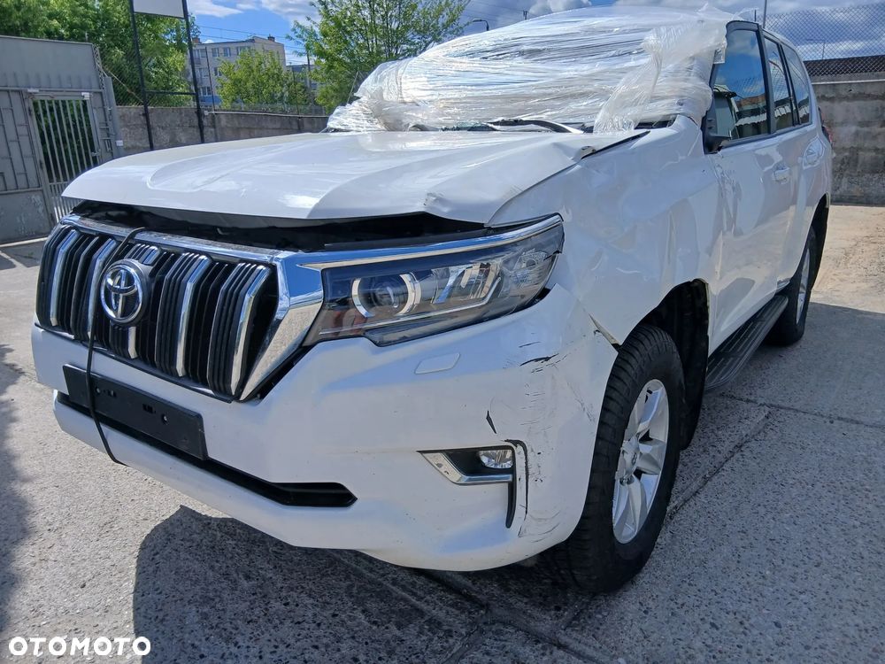 Toyota Land Cruiser - 1