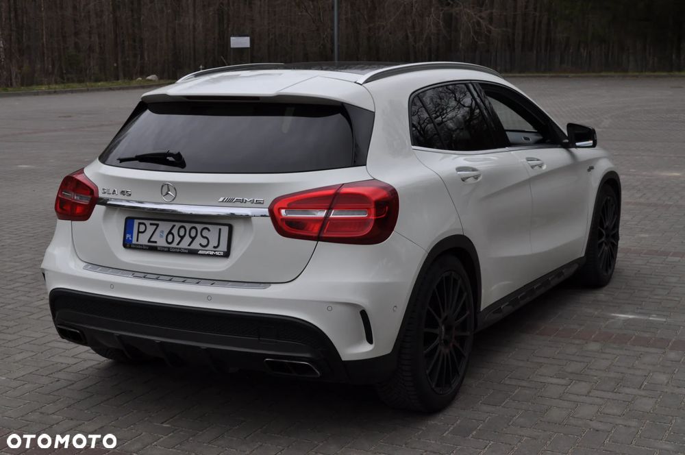 Mercedes-Benz GLA 45 AMG 4-Matic - 17
